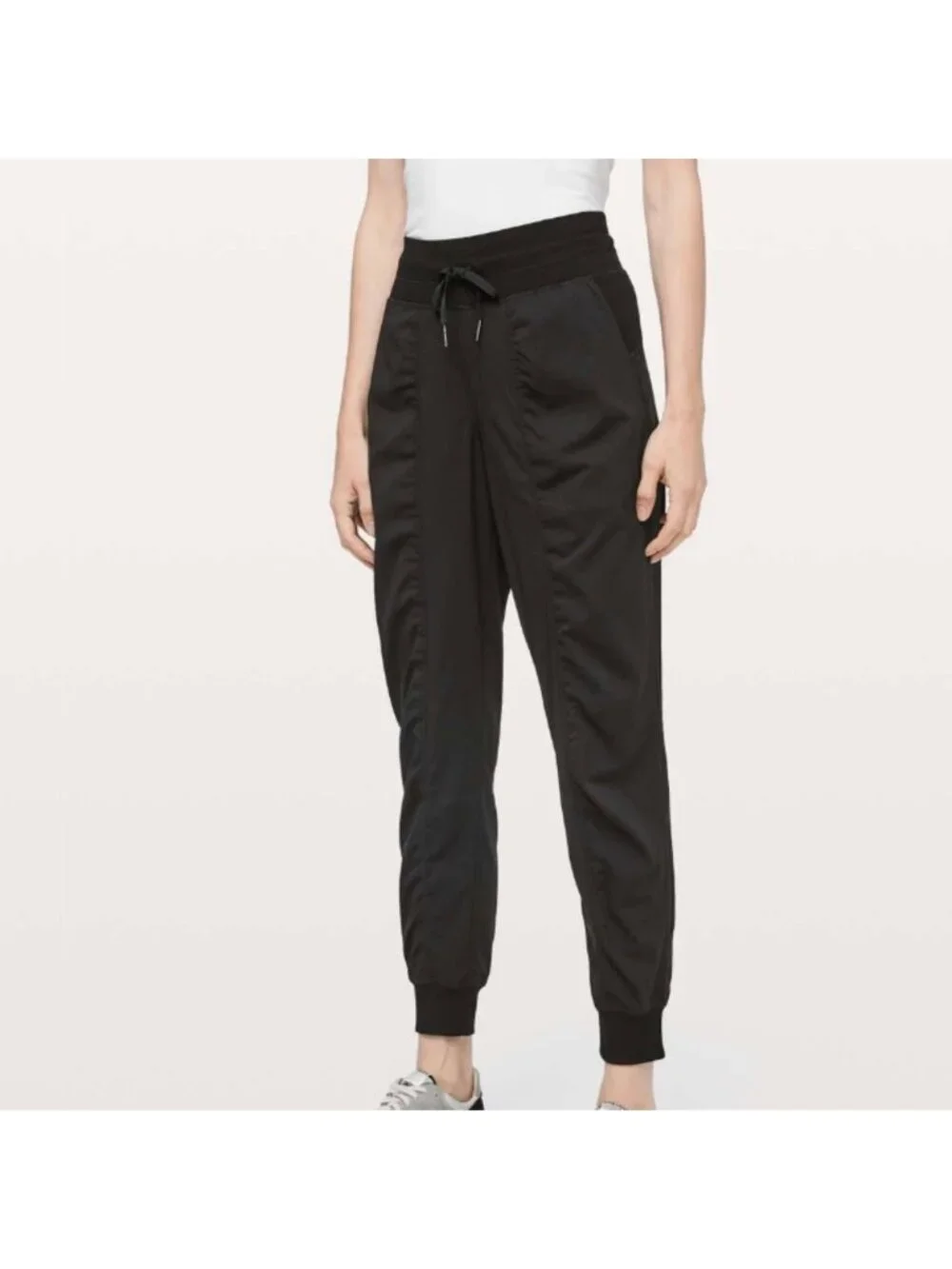 Lululemon Dance Studio Jogger *29